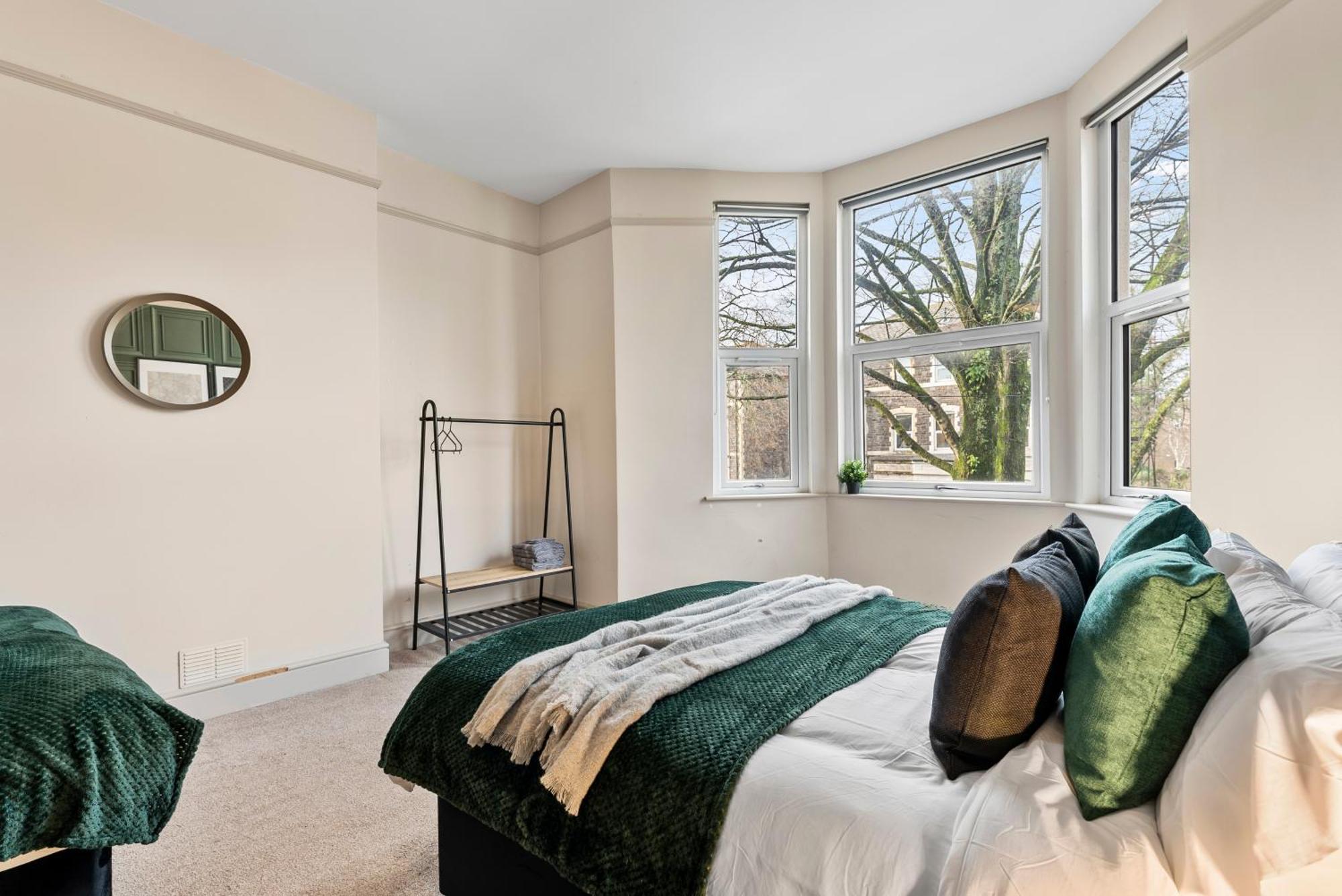 Cosy Flat In - Sleeps 8 Cardiff