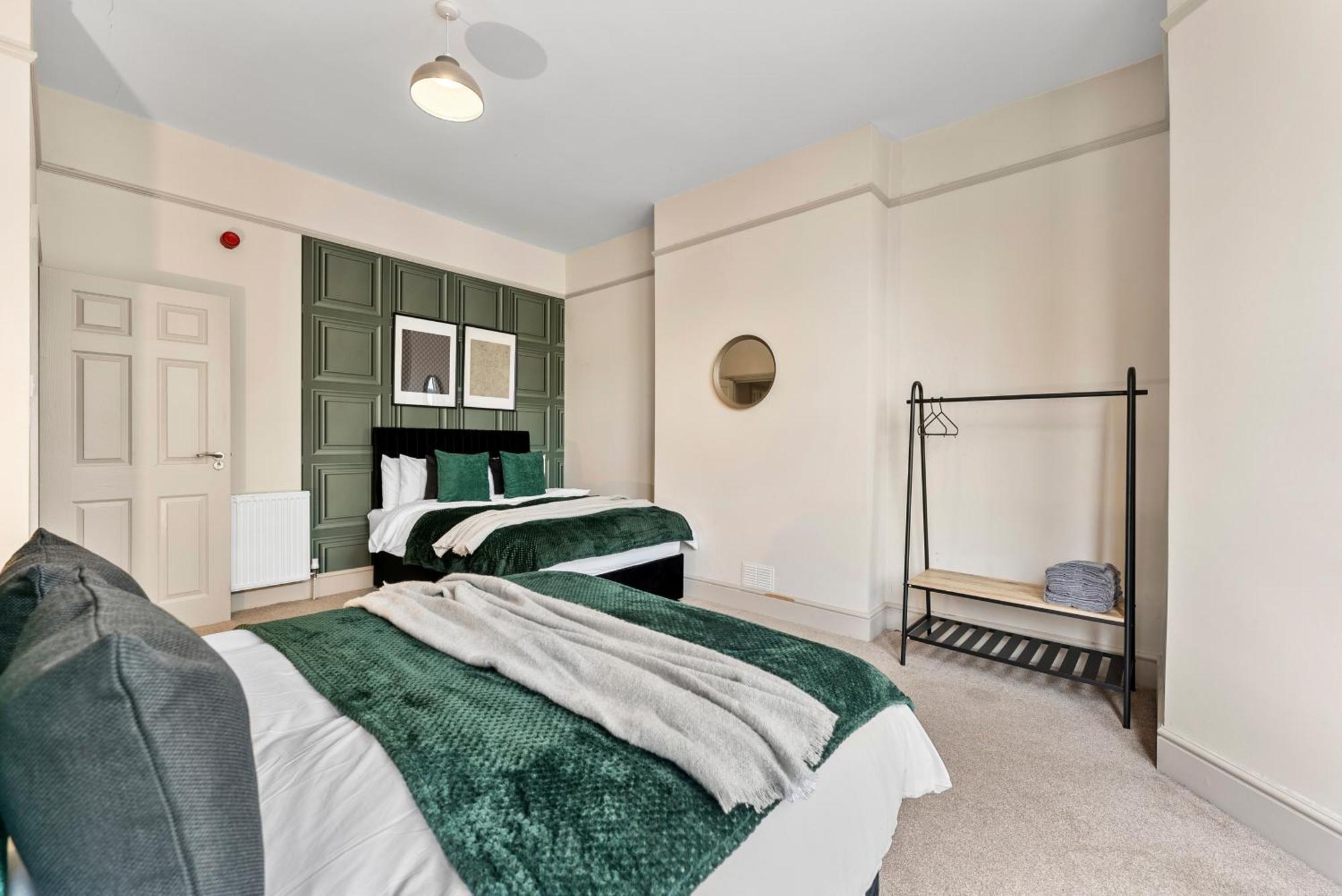 Cosy Flat In - Sleeps 8 Cardiff